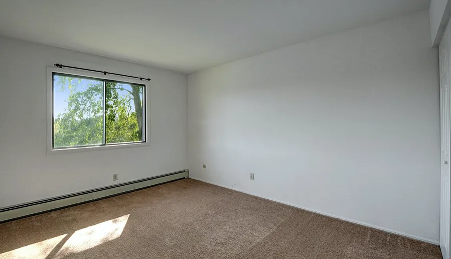2 bed, 950 sqft, $1,295 — Photo 3