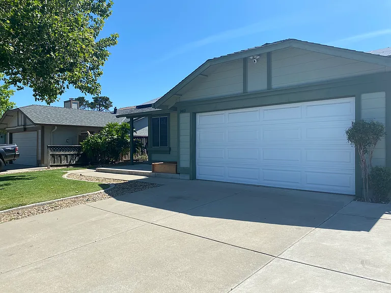 1460 Gamay Cir — Photo 2