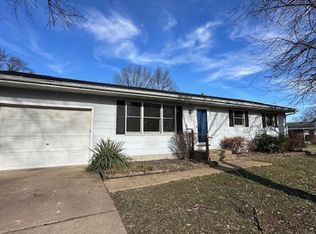 703 Meadowlark Dr, Washington, MO 63090