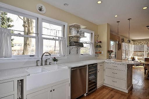 3rd image of 835 N Dunton Ave