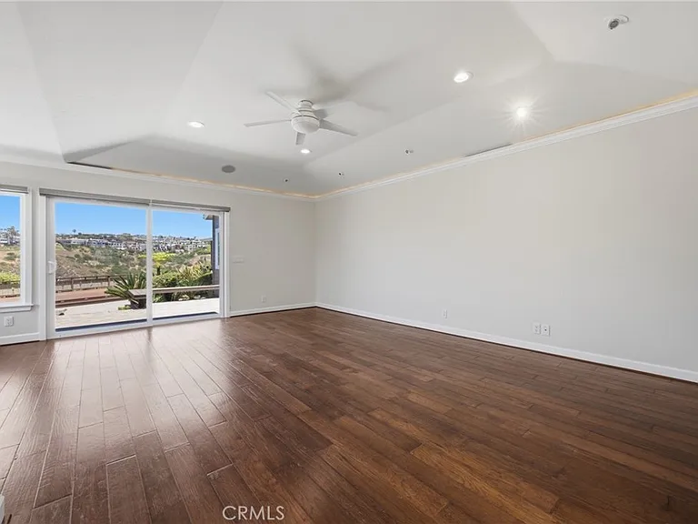 1840 Temple Hills Dr — Photo 12