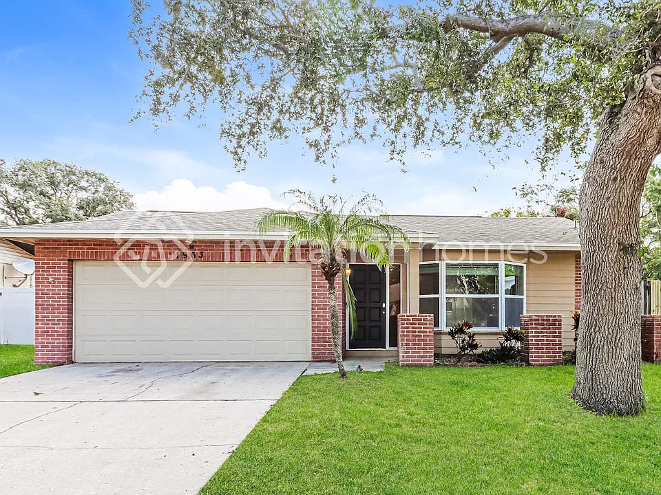 1963 Lansing Dr