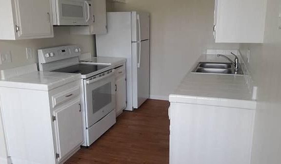 2nd image of 1030 15th St APT 17