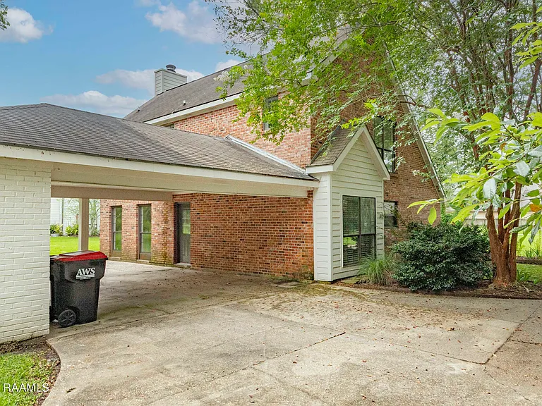 308 Burdin Rd — Photo 31
