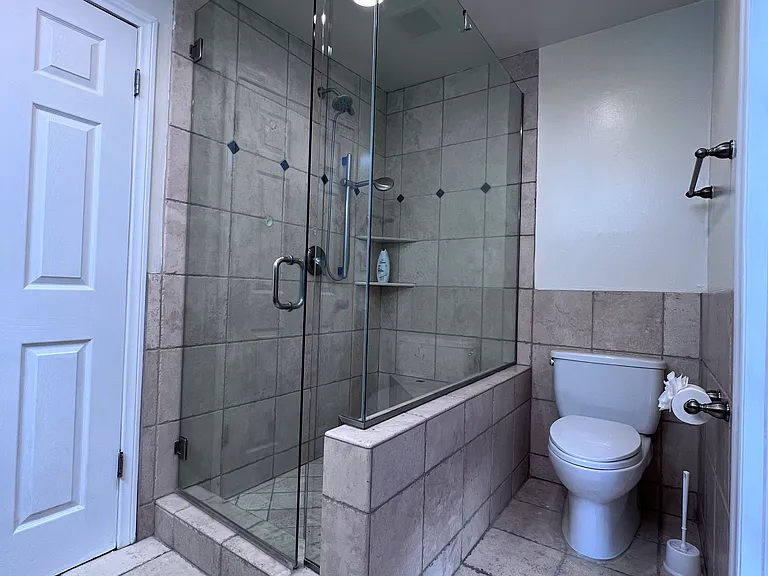 5444 Hazeltine Ave — Photo 15