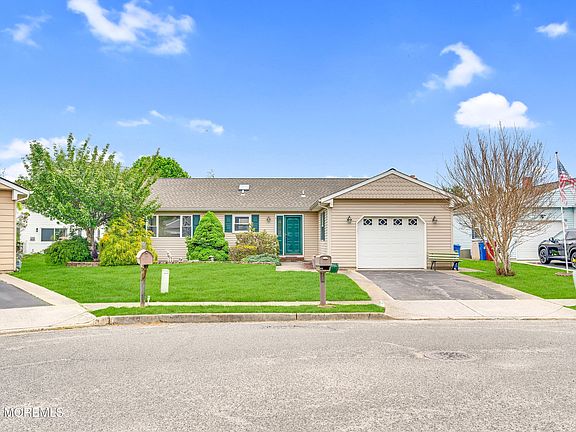 2nd image of 27 Tropicana Court