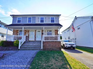 118 E Macon Ave, Staten Island, NY