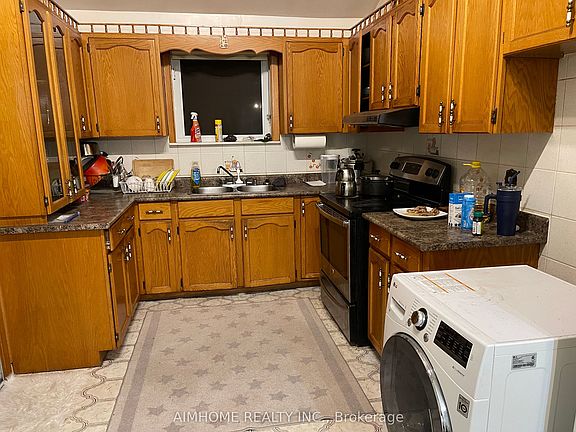 5th image of 170 Gracefield Ave