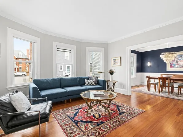 34 Davis Ave #1, Brookline, MA 02445