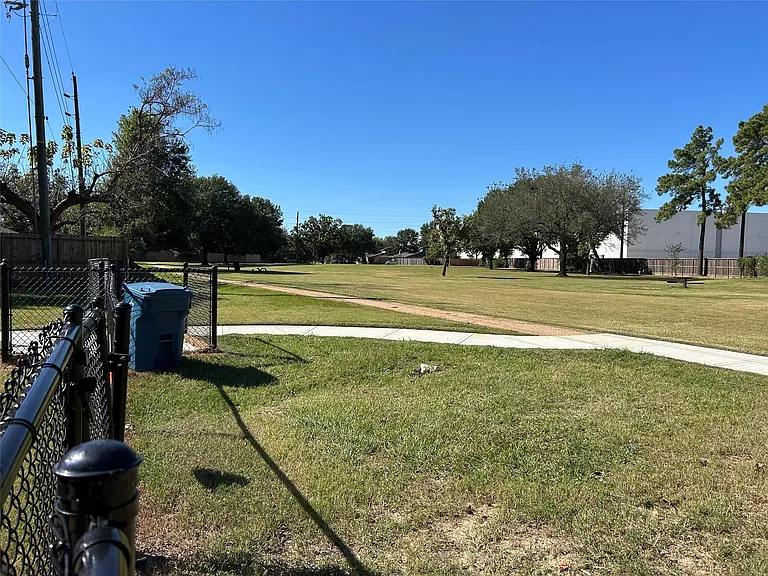 8523 Riverside Walk Ln — Photo 23