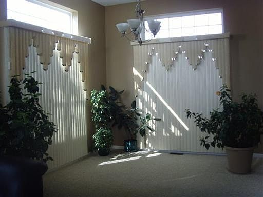 3rd image of 16506 Pine Creek Ln