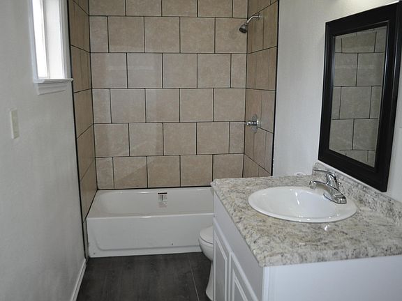 3rd image of 1414 Sycamore St #1/2