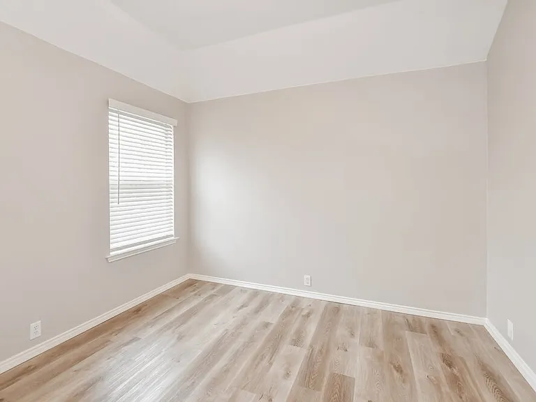 309 Cobblestone Dr — Photo 15