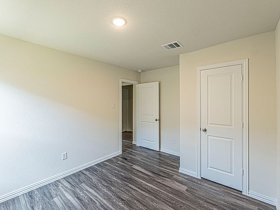2nd image of 717 Driftwood Ln