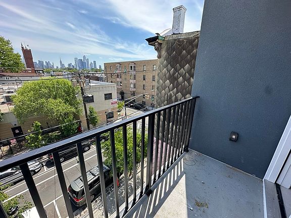 3rd image of 4103 Palisade Ave #2