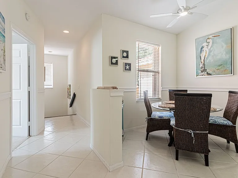 260 Robin Hood Cir #202 — Photo 7