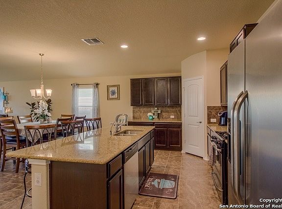5th image of 750 Pelican Point