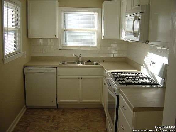 5th image of 420 Bryn Mawr Dr