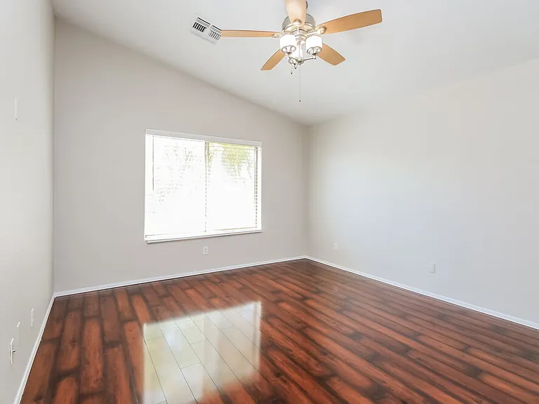 1617 W Kesler Ln — Photo 9