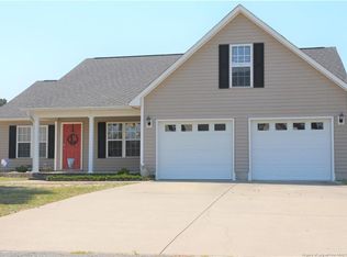 417 Turret Ct, Hope Mills, NC 28348