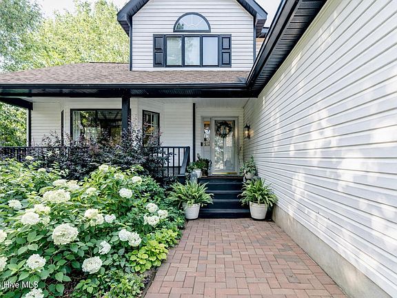 4th image of 103 Cobblestone Court