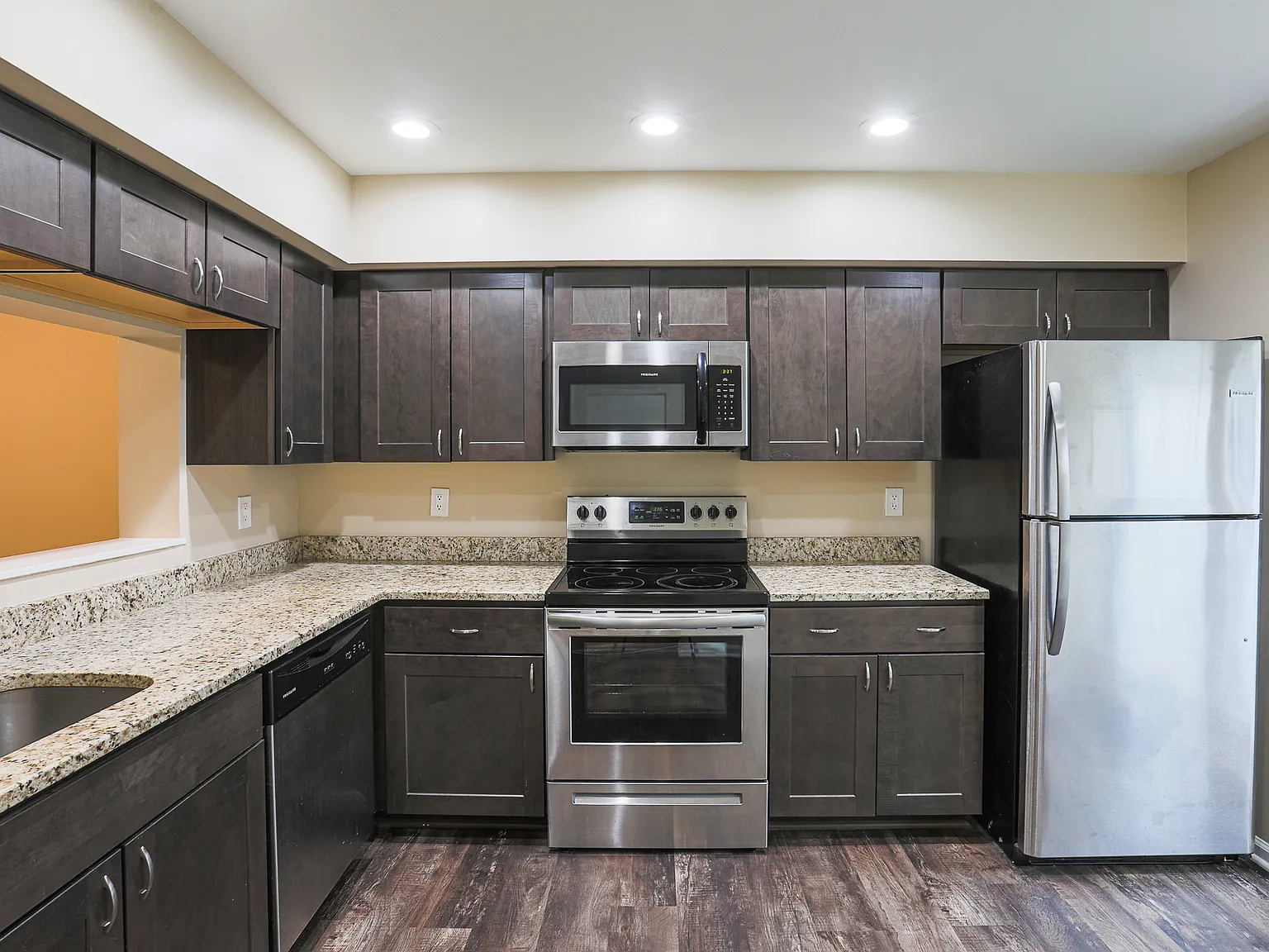 1020 Dartmouth Glen Way — Photo 2