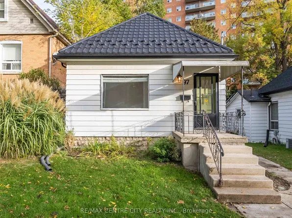 97 Walnut St, London, ON N6H 1C3