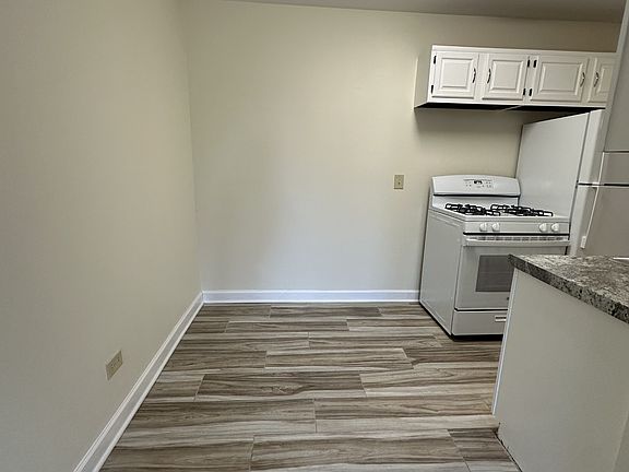 3rd image of 785 Court Of Spruce APT 4