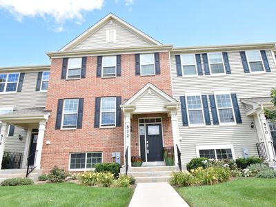 572 Cimmaron Cir, Crystal Lake, IL, 60012