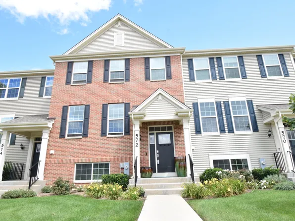 572 Cimmaron Cir, Crystal Lake, IL 60012