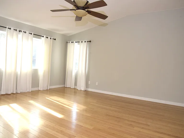 45236 Escalon St — Photo 12