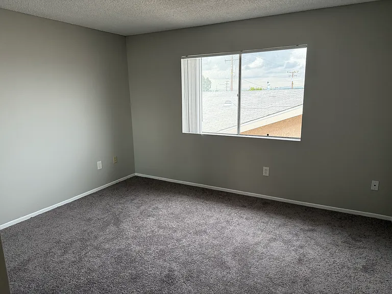 13602 Cordary Ave #16 — Photo 4