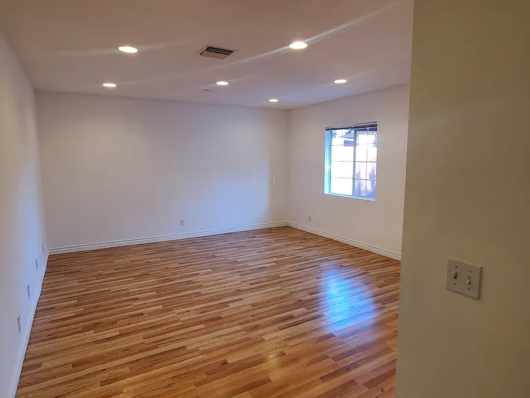 629 Milford St — Photo 15
