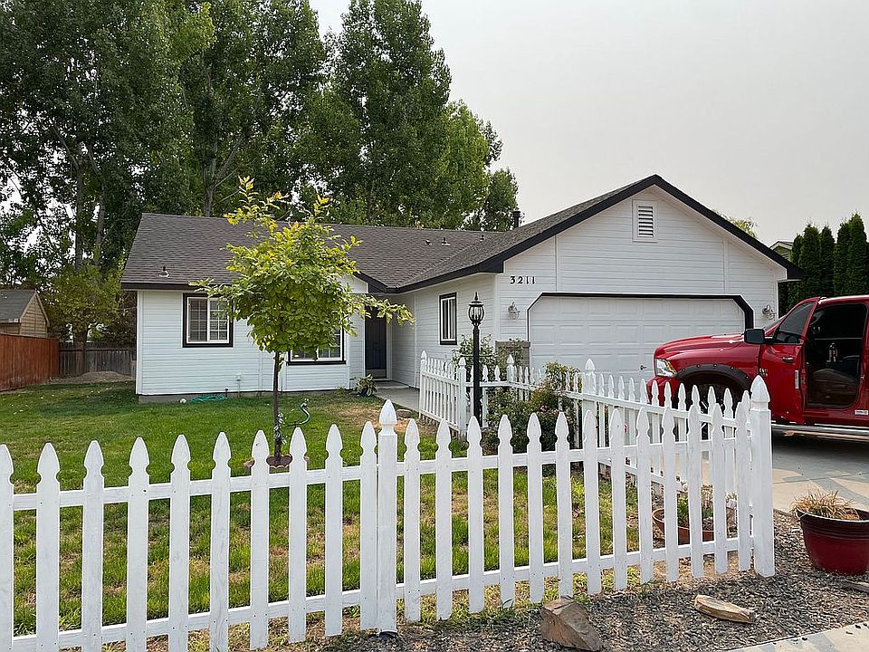 2nd image of 3211 Golden Sun Ave