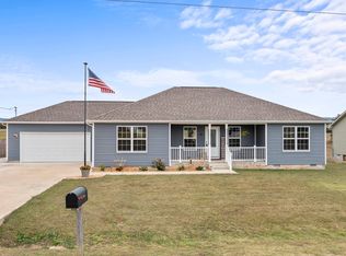 481 Strawberry Dr, Winchester, TN 37398