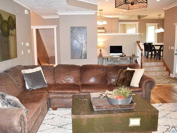 5th image of 105 E Saint Andrews Dr