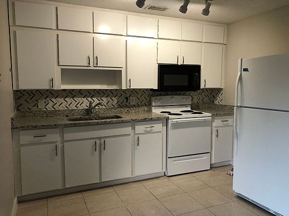 5th image of 4059-4069 Gardenia Ave #Ga-1