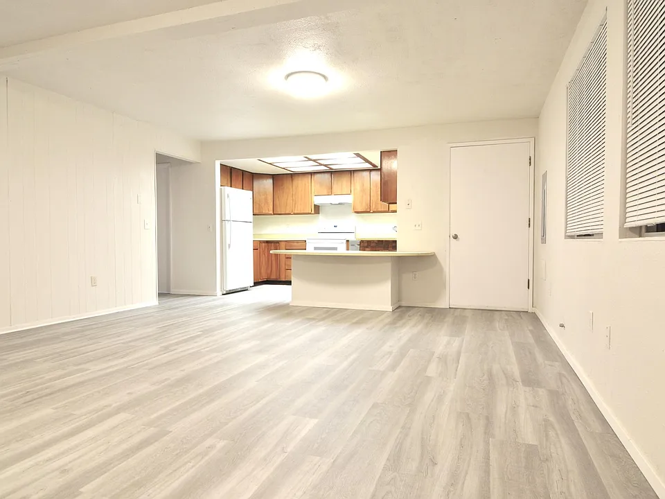 503 Central Ave N #2