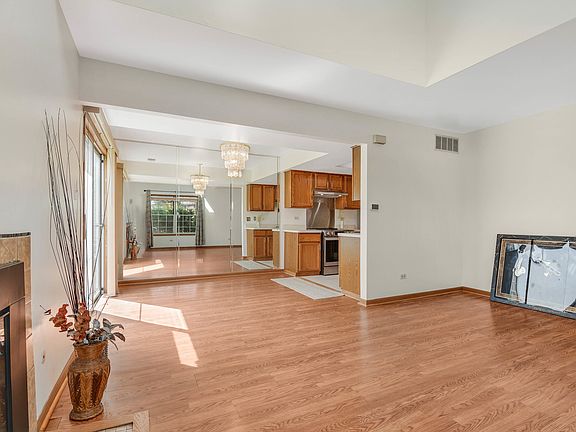 5th image of 4007 193rd St
