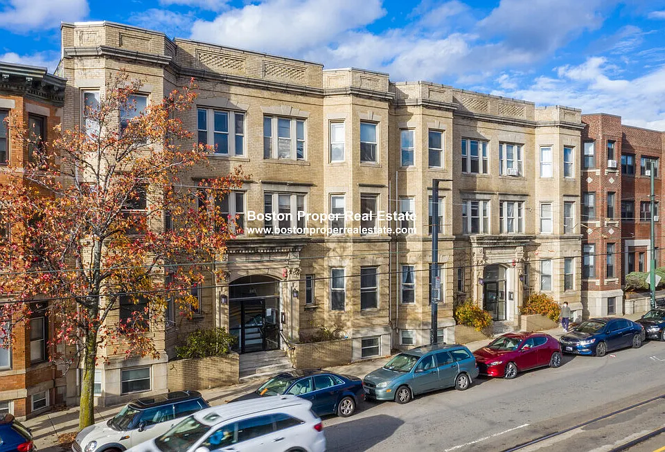 891 Huntington Ave #4