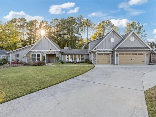 681 Creekwood Dr, Marietta, GA 30068