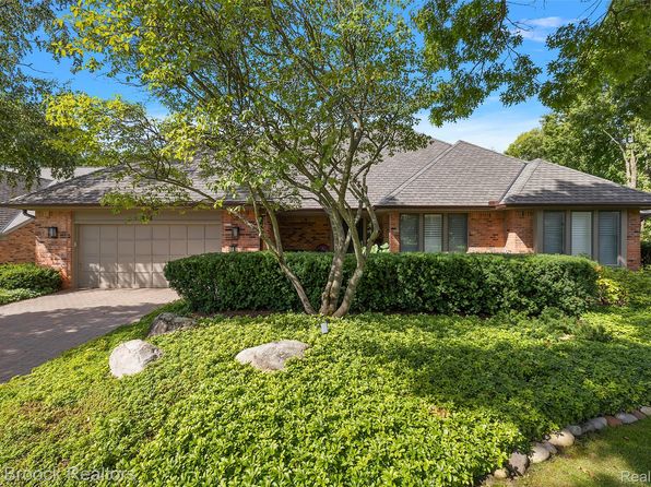 233 Norcliff Dr