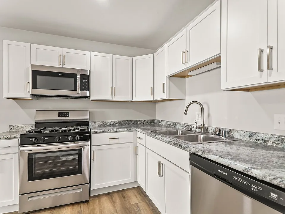 124 - 224 S Bird Street Apartments