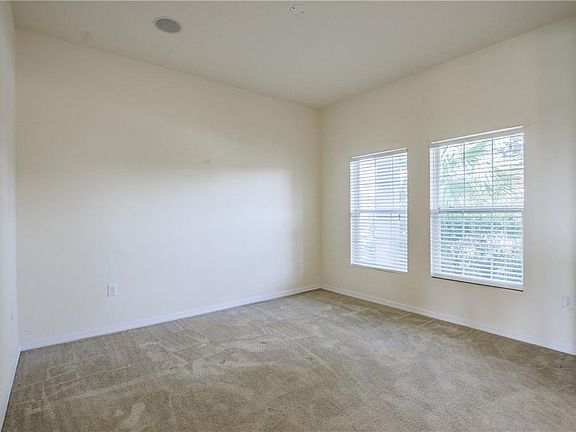 3rd image of 113 Lakeshore Dr