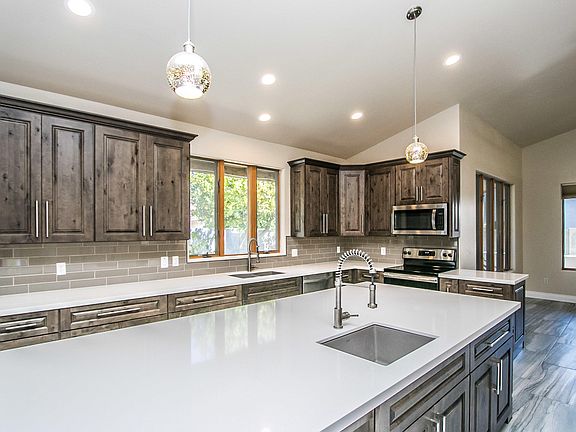 2nd image of 1108 E Southshore Dr