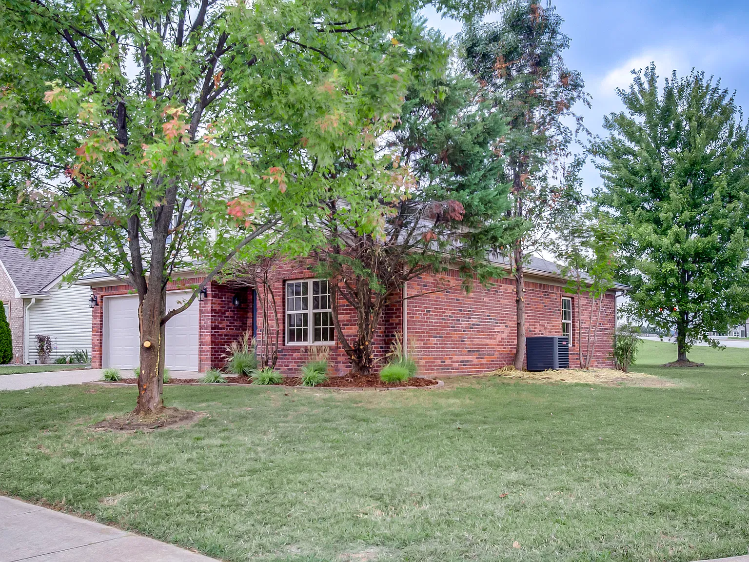 3 bed, 1708 sqft, $2,300 — Photo 3