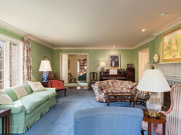 4th image of 296 Ashbourne Pl