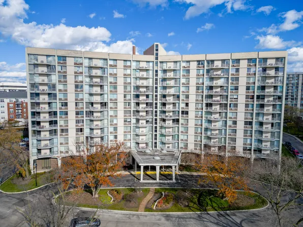 20 N Tower Rd APT 4F, Oak Brook, IL 60523
