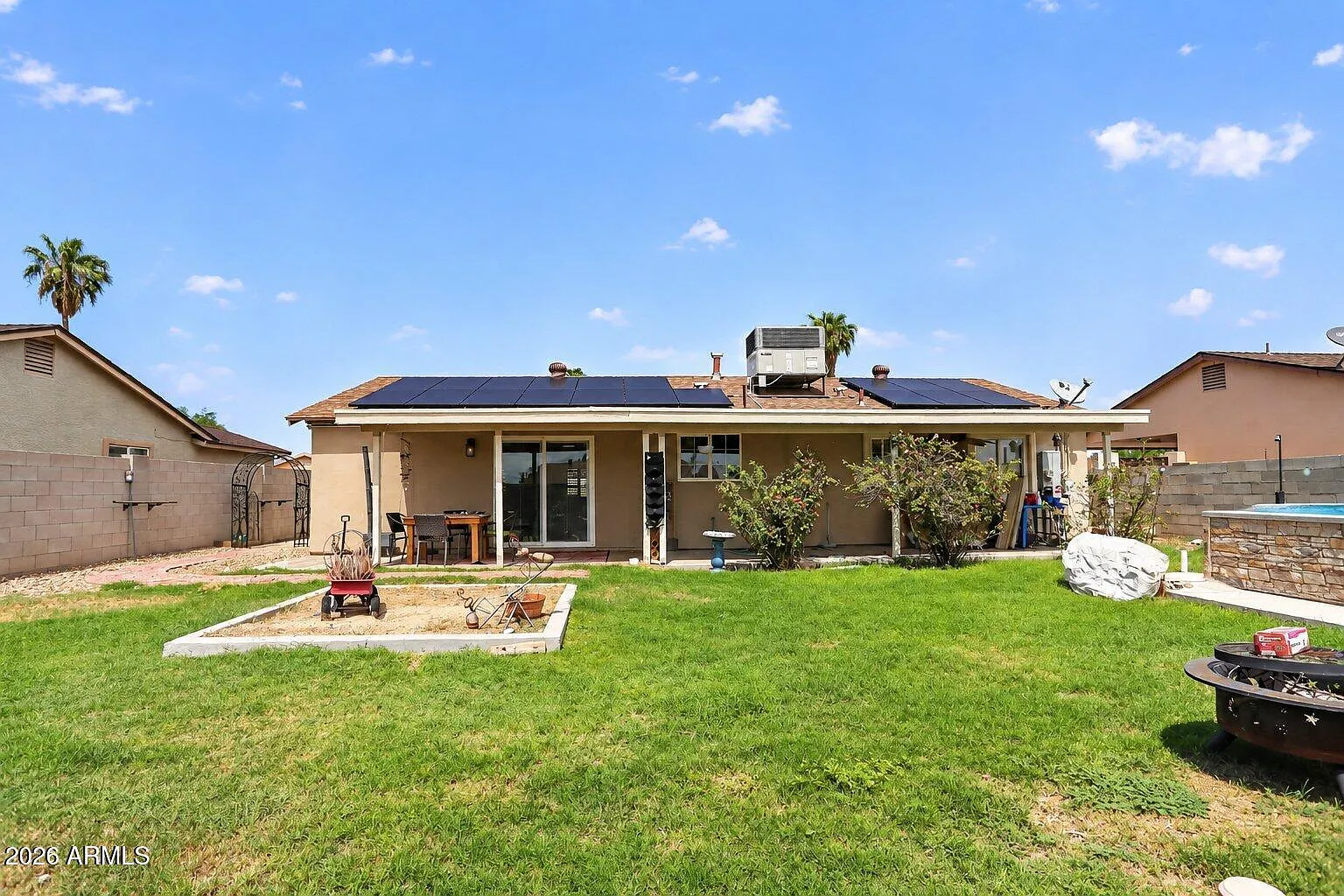 3 bed, 2.0 bath, 1400 sqft, $2,000 — Photo 3