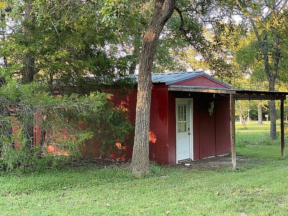 3rd image of 1575 Deer Park Dr